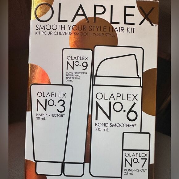 OLAPLEX SMOOTH YOUR HAIR STYLE HAIR KIT Sleek, strong hair is 🎁 of the season - Picture 10 of 15